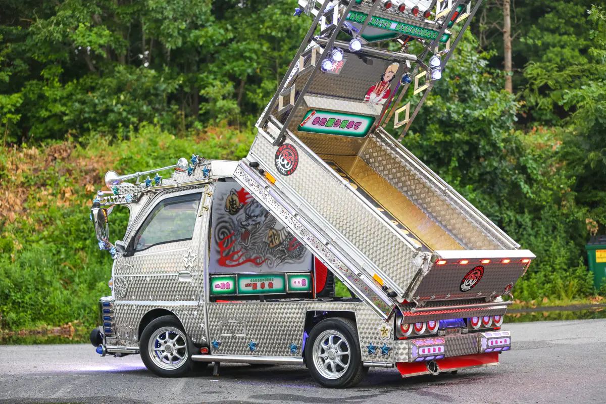 1993 Suzuki Carry Dekotora Dump, a Kei Truck, for sale at Street Legal Mini Trucks in Philadelphia, PA (photo 4 of 7)