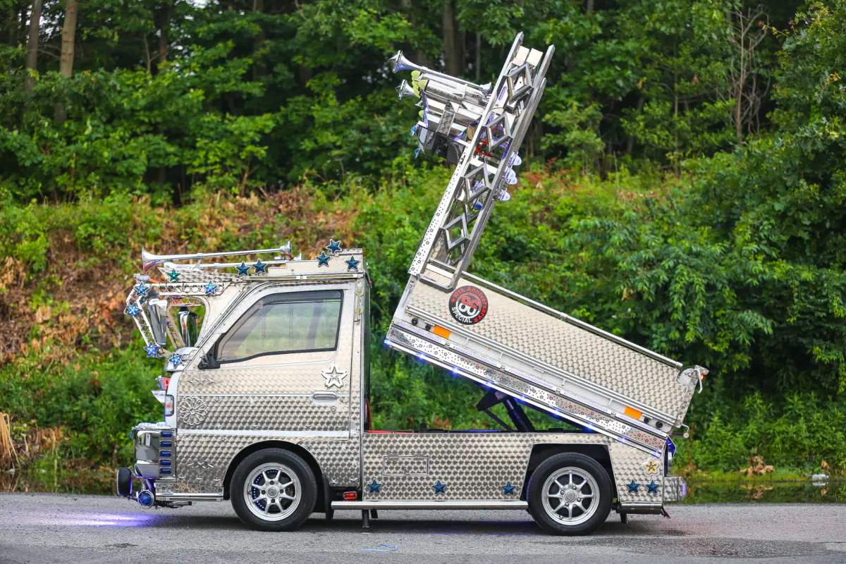 1993 Suzuki Carry Dekotora Dump, a Kei Truck, for sale at Street Legal Mini Trucks in Philadelphia, PA (photo 5 of 7)