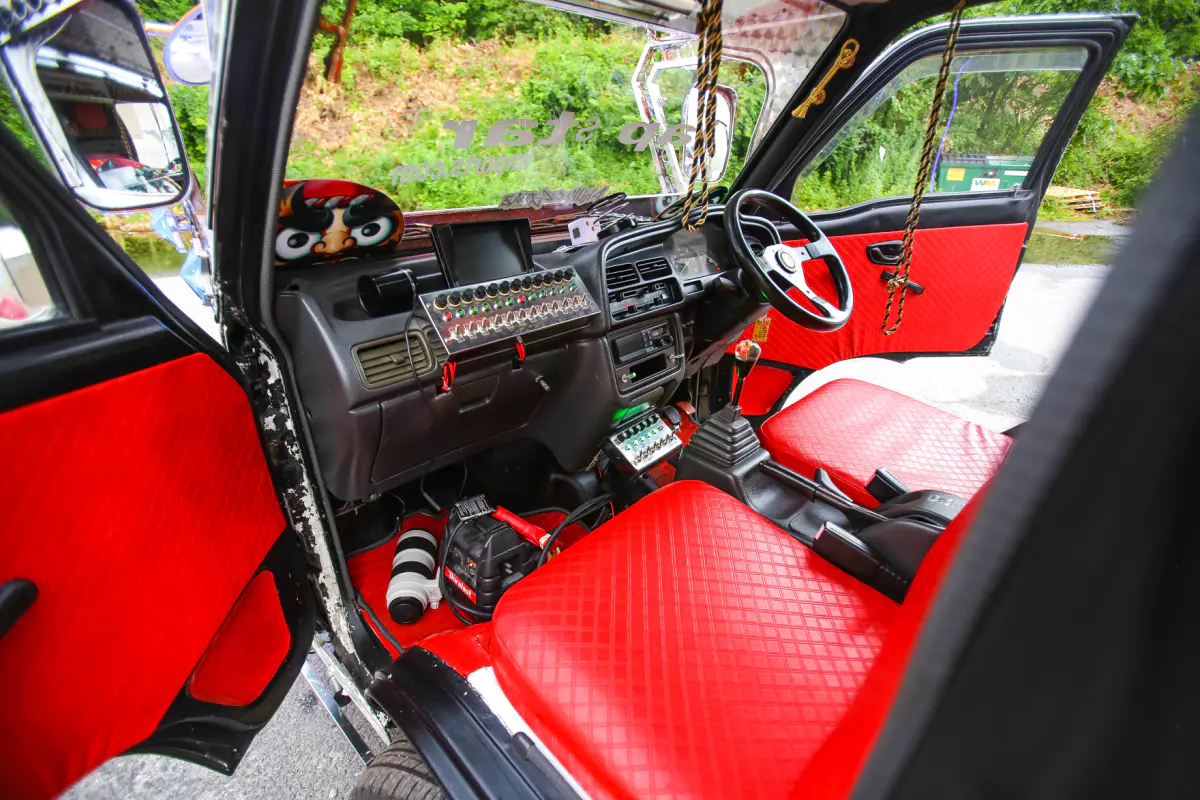 1993 Suzuki Carry Dekotora Dump, a Kei Truck, for sale at Street Legal Mini Trucks in Philadelphia, PA (photo 6 of 7)