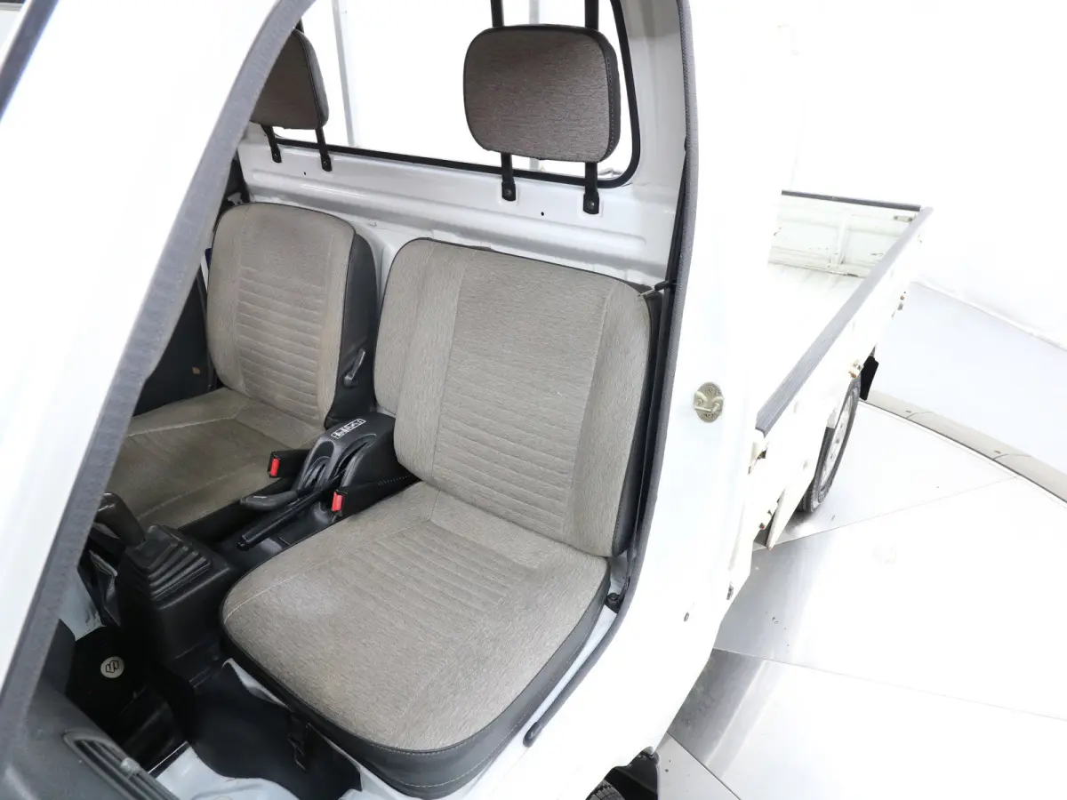 1993 Suzuki Carry, a white Kei Truck, for sale at Duncan Imports & Classic Cars in Christiansburg, VA (photo 17 of 41)