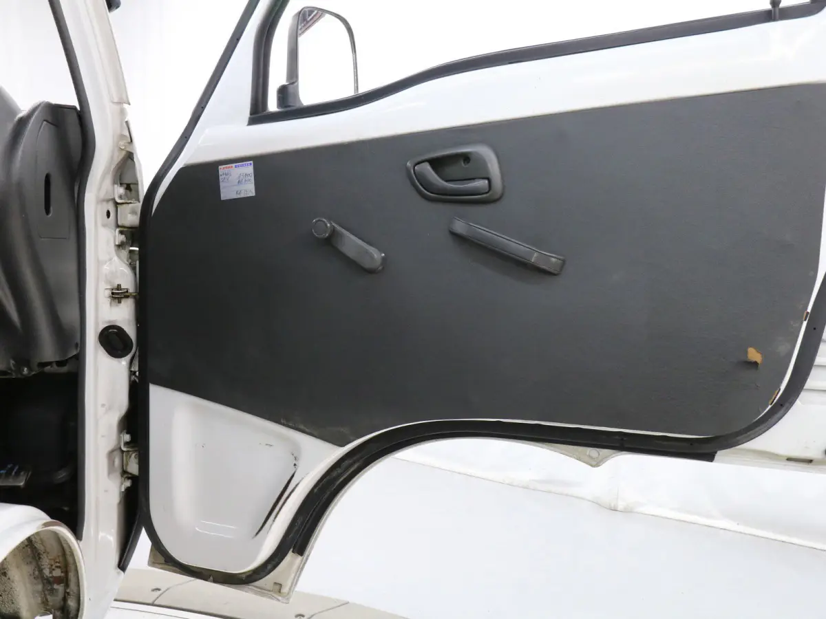 1993 Suzuki Carry, a white Kei Truck, for sale at Duncan Imports & Classic Cars in Christiansburg, VA (photo 19 of 41)
