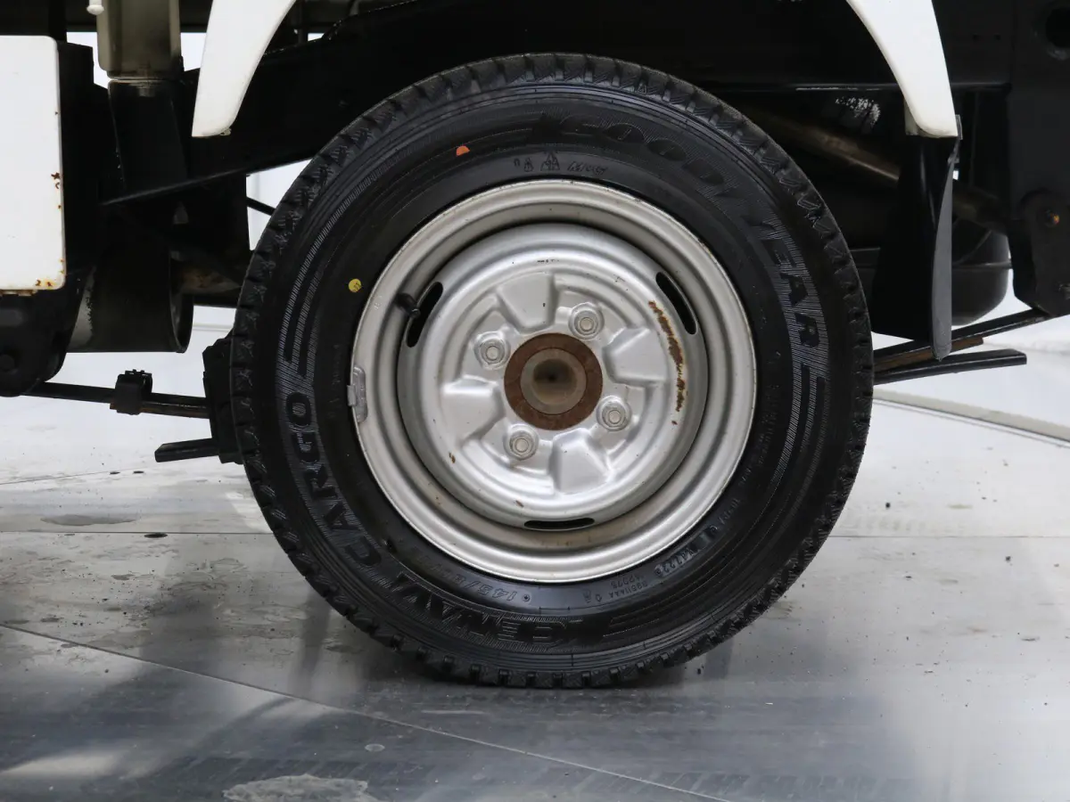 1993 Suzuki Carry, a white Kei Truck, for sale at Duncan Imports & Classic Cars in Christiansburg, VA (photo 25 of 41)