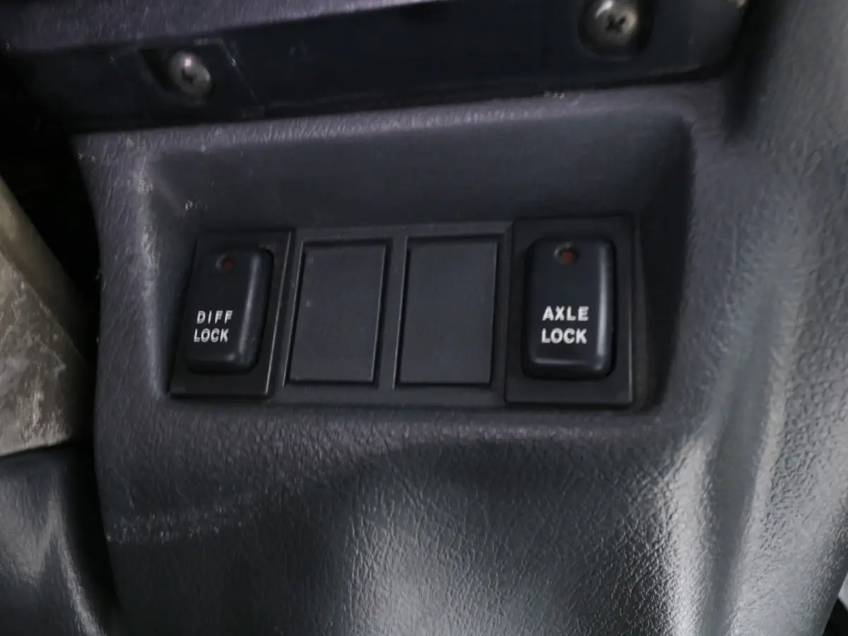 1993 Suzuki Carry, a white Kei Truck, for sale at Duncan Imports & Classic Cars in Christiansburg, VA (photo 37 of 41)