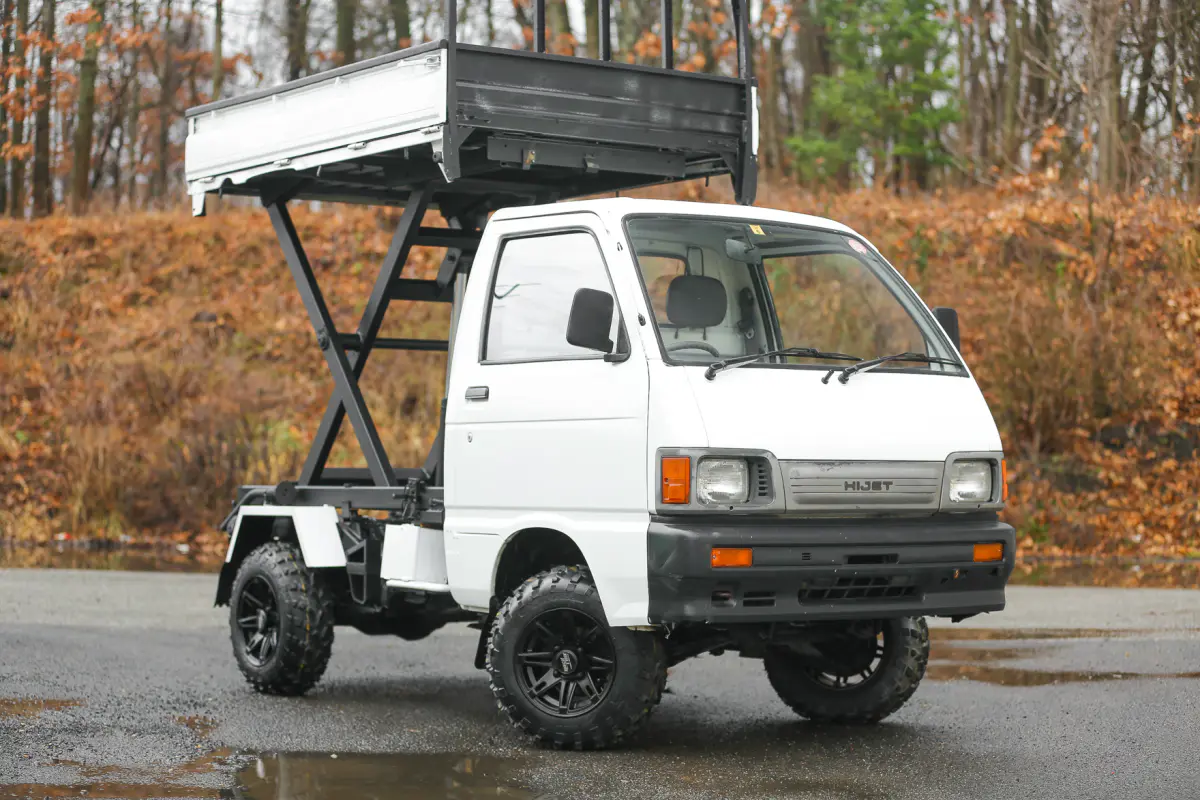 1994 Daihatsu Hijet Scissor Dump, a Kei Truck, for sale at Street Legal Mini Trucks in Philadelphia, PA (photo 12 of 12)