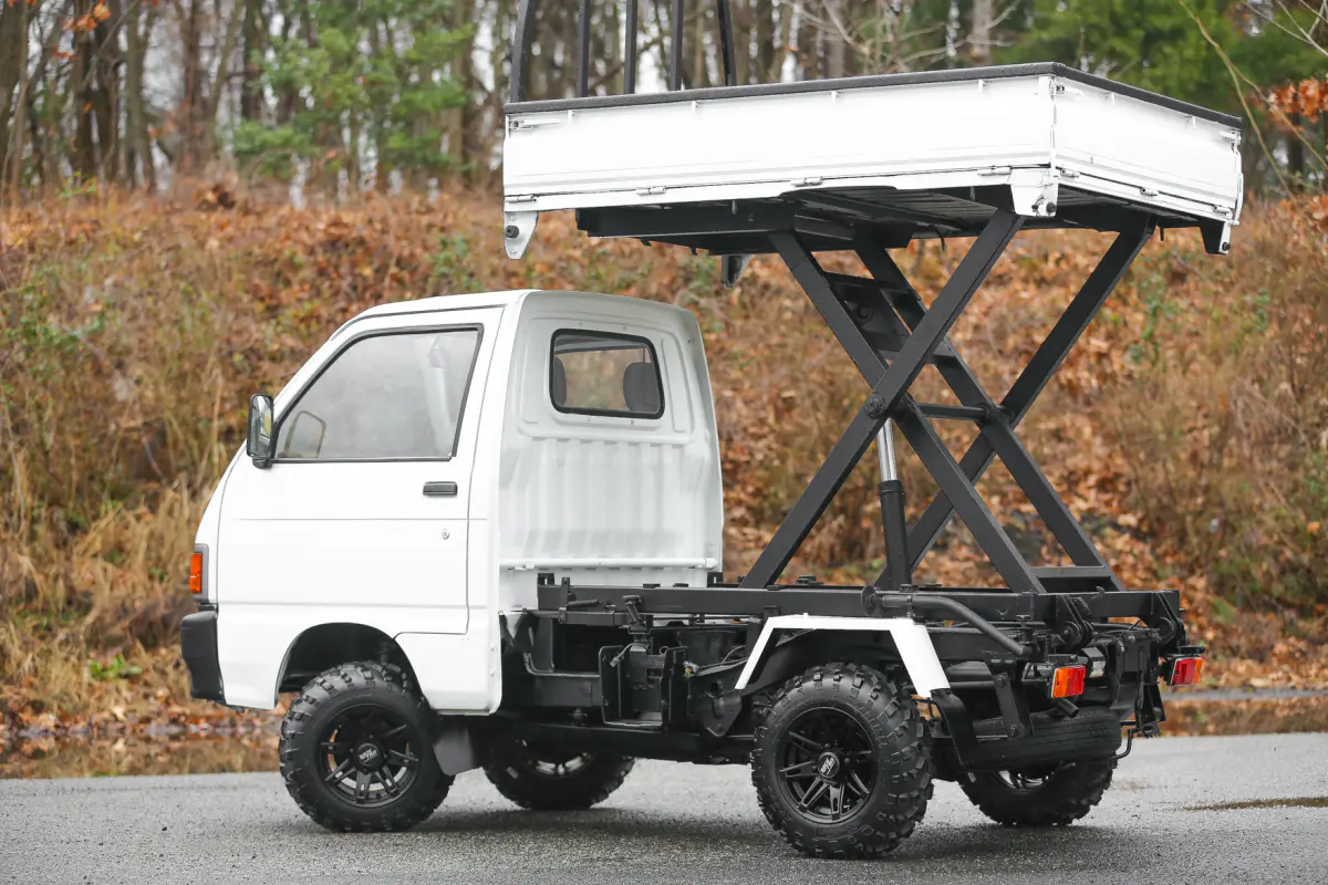 1994 Daihatsu Hijet Scissor Dump, a Kei Truck, for sale at Street Legal Mini Trucks in Philadelphia, PA (photo 2 of 12)