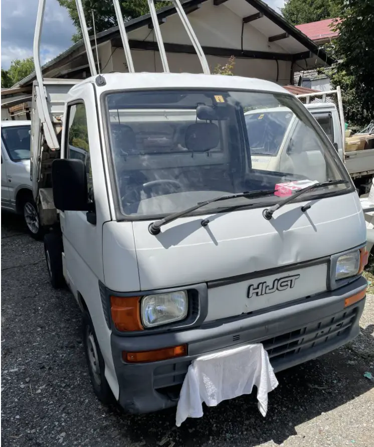 1994 Daihatsu Hijet Scissor Dump, a Kei Truck, for sale at Street Legal Mini Trucks in Philadelphia, PA (photo 2 of 9)