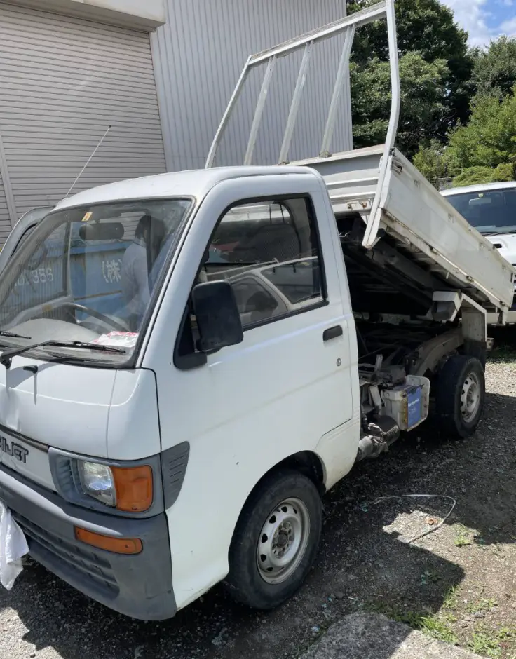 1994 Daihatsu Hijet Scissor Dump, a Kei Truck, for sale at Street Legal Mini Trucks in Philadelphia, PA (photo 3 of 9)