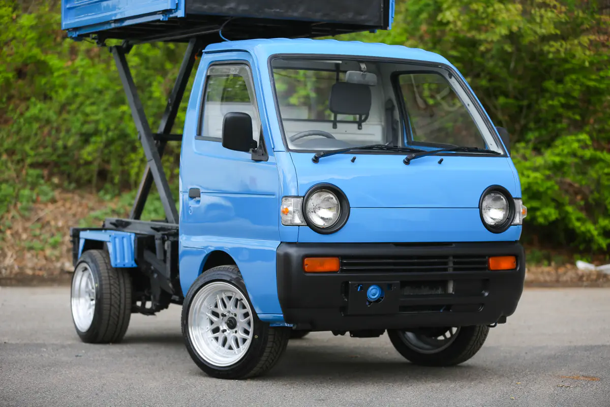 1994 Suzuki Carry Scissor Dump, a Kei Truck, for sale at Street Legal Mini Trucks in Philadelphia, PA (photo 10 of 12)