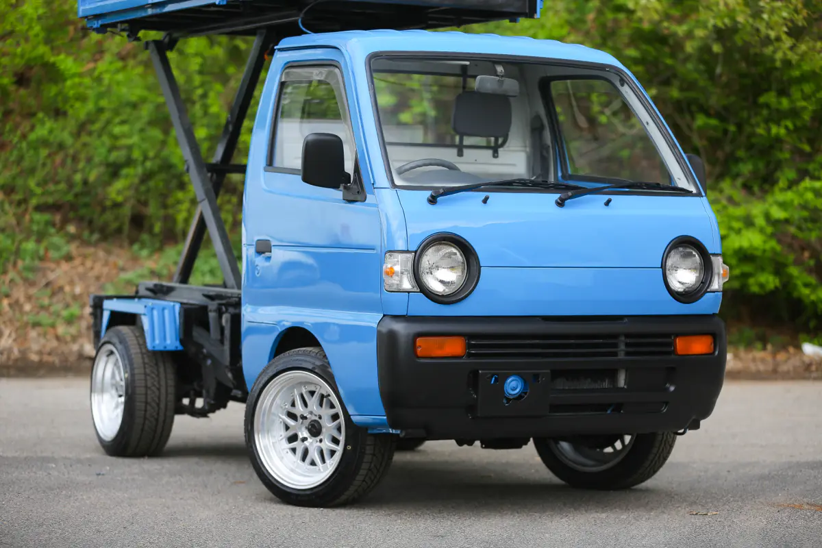 1994 Suzuki Carry Scissor Dump, a Kei Truck, for sale at Street Legal Mini Trucks in Philadelphia, PA (photo 11 of 12)