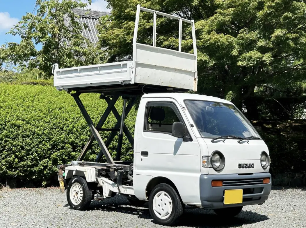 1994 Suzuki Carry Scissor Dump, a Kei Truck, for sale at Street Legal Mini Trucks in Philadelphia, PA (photo 2 of 12)