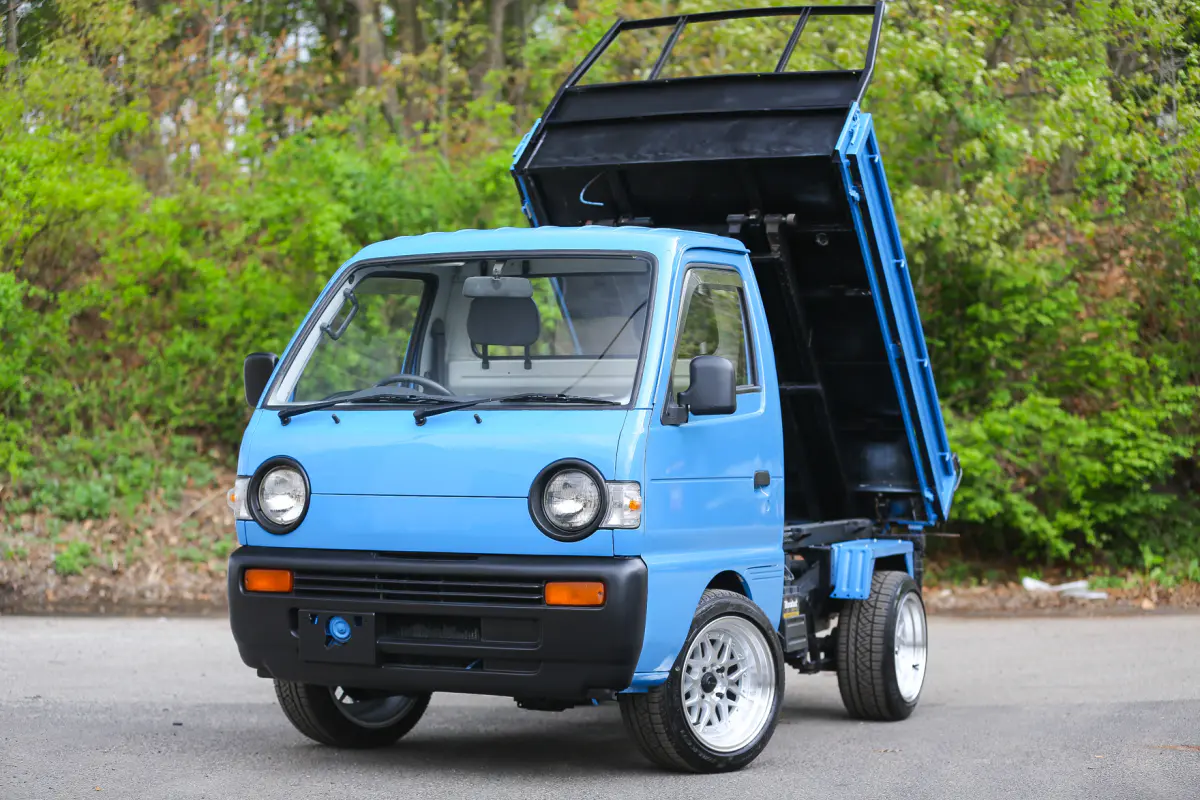 1994 Suzuki Carry Scissor Dump, a Kei Truck, for sale at Street Legal Mini Trucks in Philadelphia, PA (photo 3 of 12)