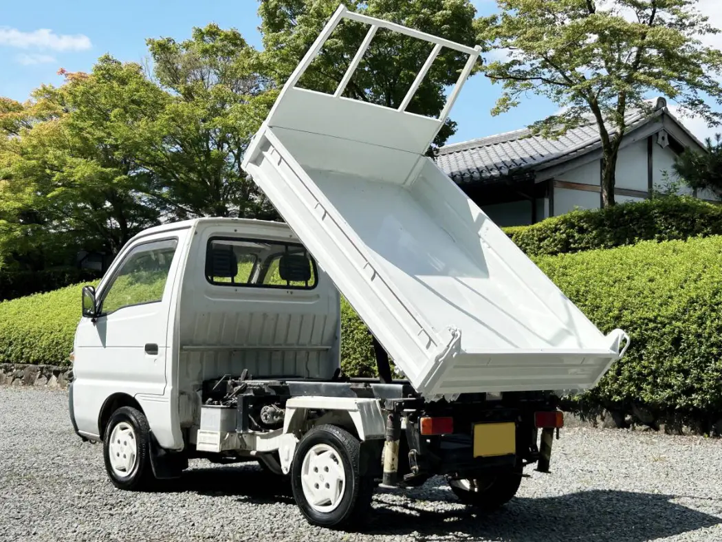 1994 Suzuki Carry Scissor Dump, a Kei Truck, for sale at Street Legal Mini Trucks in Philadelphia, PA (photo 5 of 12)