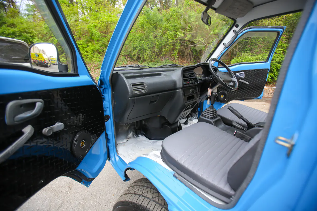 1994 Suzuki Carry Scissor Dump, a Kei Truck, for sale at Street Legal Mini Trucks in Philadelphia, PA (photo 6 of 12)