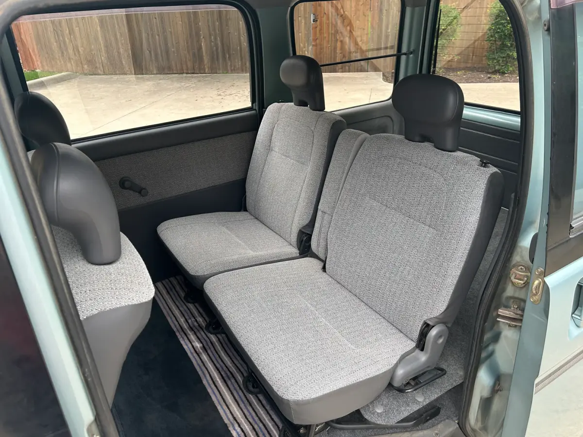 1995 Daihatsu Atrai, 4WD + AC, a Kei Van, for sale at Sunshine Imports in Austin, TX (photo 5 of 12)