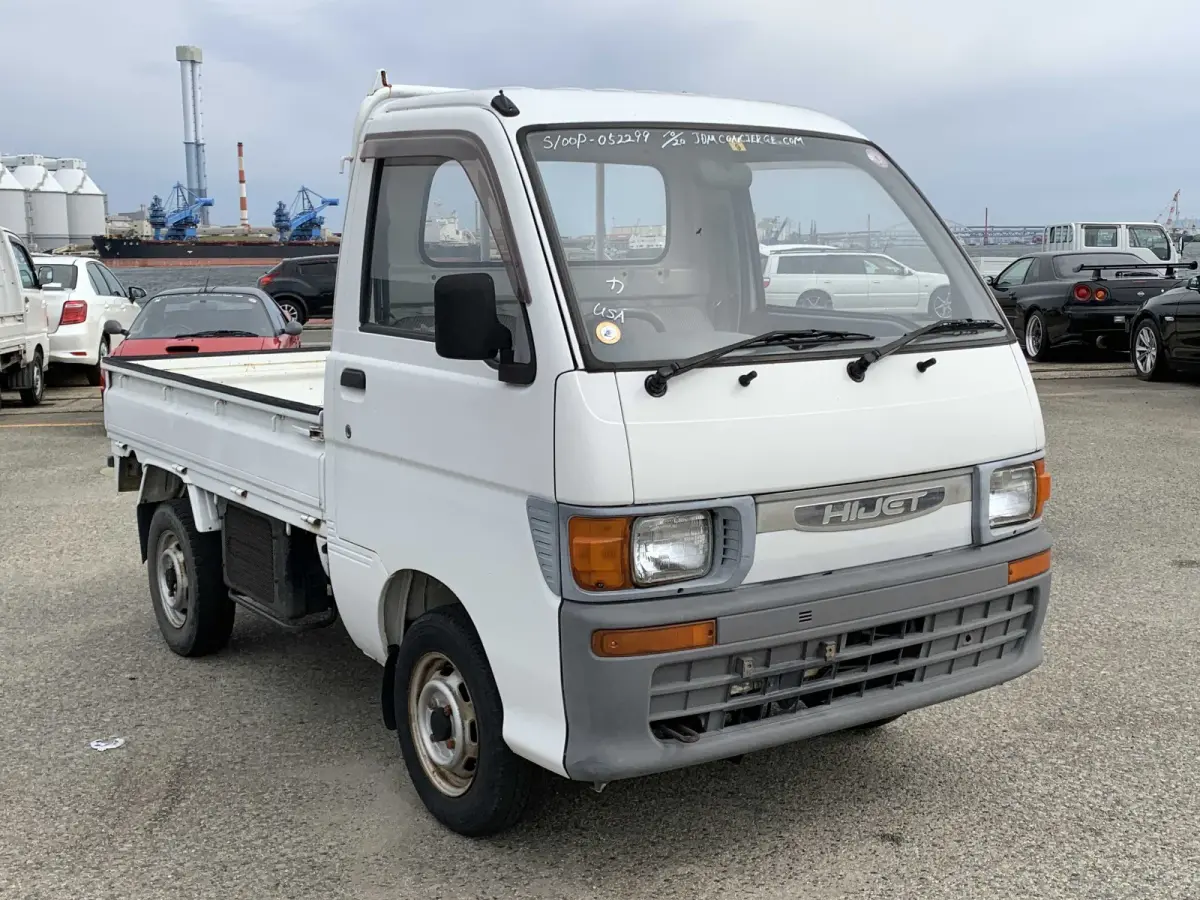 1995 Daihatsu Hijet, 2WD and AC + Automatic Transmission, a Kei Truck, for sale at Sunshine Imports in Austin, TX (photo 1 of 12)