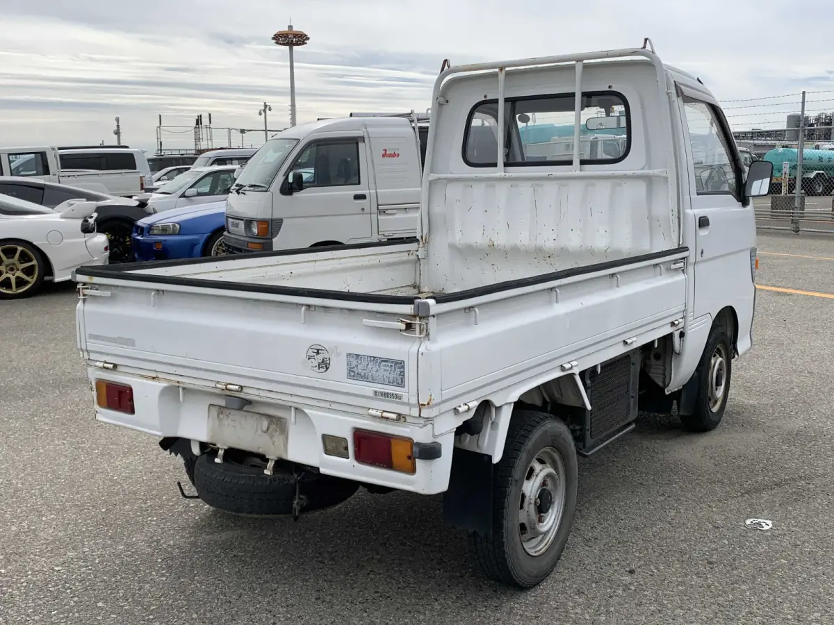 1995 Daihatsu Hijet, 2WD and AC + Automatic Transmission, a Kei Truck, for sale at Sunshine Imports in Austin, TX (photo 3 of 12)