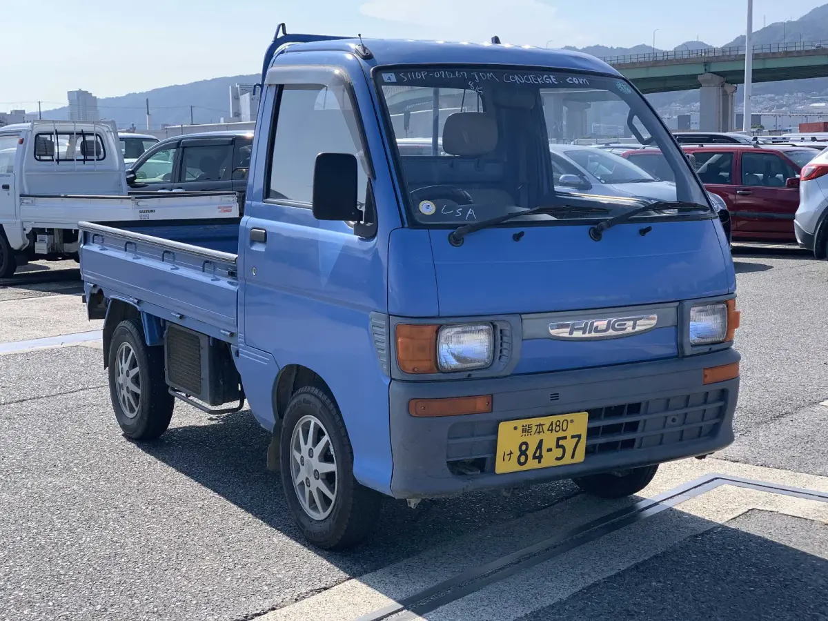 1995 Daihatsu Hijet, 4WD and AC, a Kei Truck, for sale at Sunshine Imports in Austin, TX (photo 1 of 12)