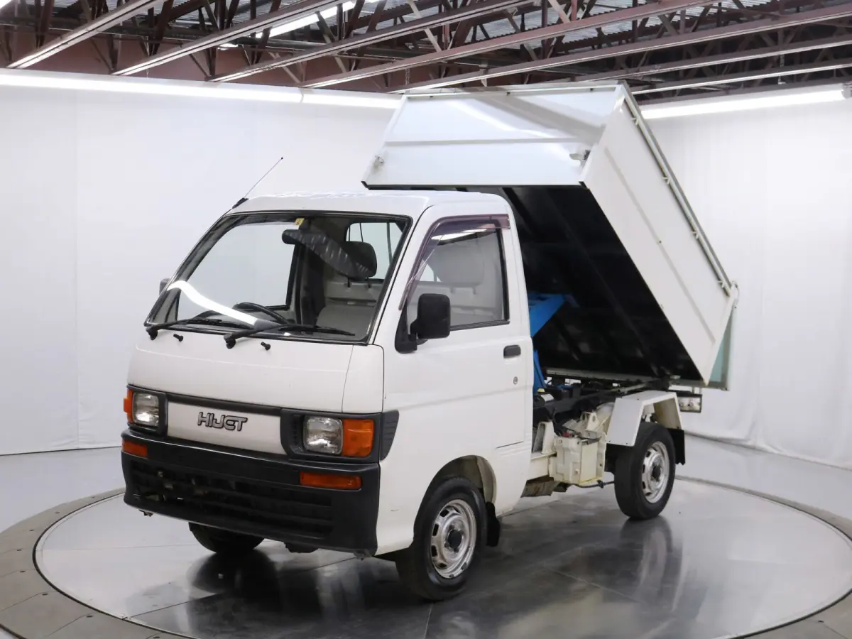 1995 Daihatsu Hijet Dump Bed, a white Kei Truck, for sale at Duncan Imports & Classic Cars in Christiansburg, VA (photo 12 of 62)