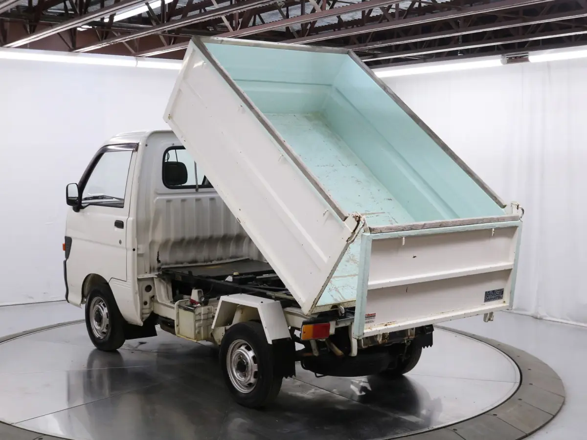 1995 Daihatsu Hijet Dump Bed, a white Kei Truck, for sale at Duncan Imports & Classic Cars in Christiansburg, VA (photo 13 of 62)