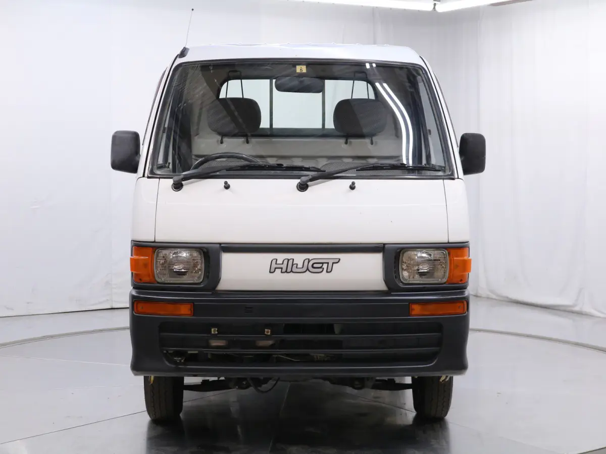1995 Daihatsu Hijet Dump Bed, a white Kei Truck, for sale at Duncan Imports & Classic Cars in Christiansburg, VA (photo 4 of 62)