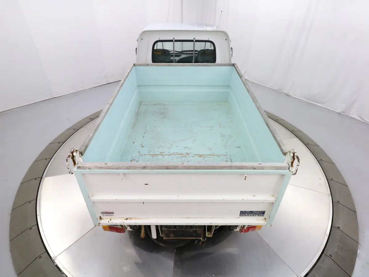 1995 Daihatsu Hijet Dump Bed, a white Kei Truck, for sale at Duncan Imports & Classic Cars in Christiansburg, VA (photo 50 of 62)