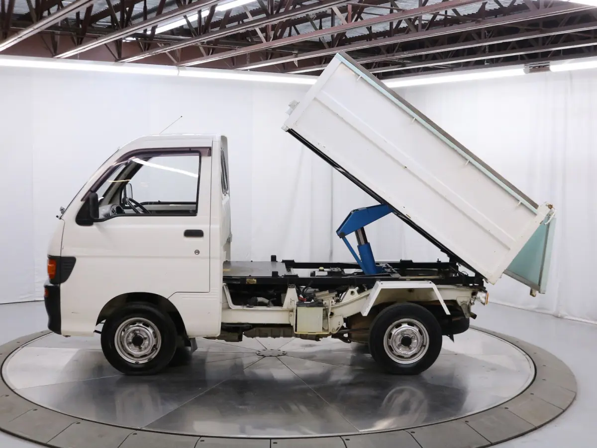 1995 Daihatsu Hijet Dump Bed, a white Kei Truck, for sale at Duncan Imports & Classic Cars in Christiansburg, VA (photo 56 of 62)