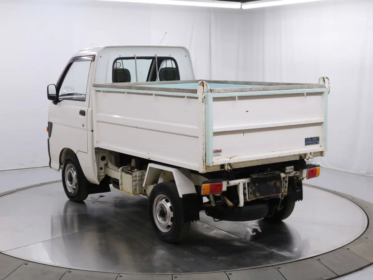 1995 Daihatsu Hijet Dump Bed, a white Kei Truck, for sale at Duncan Imports & Classic Cars in Christiansburg, VA (photo 6 of 62)