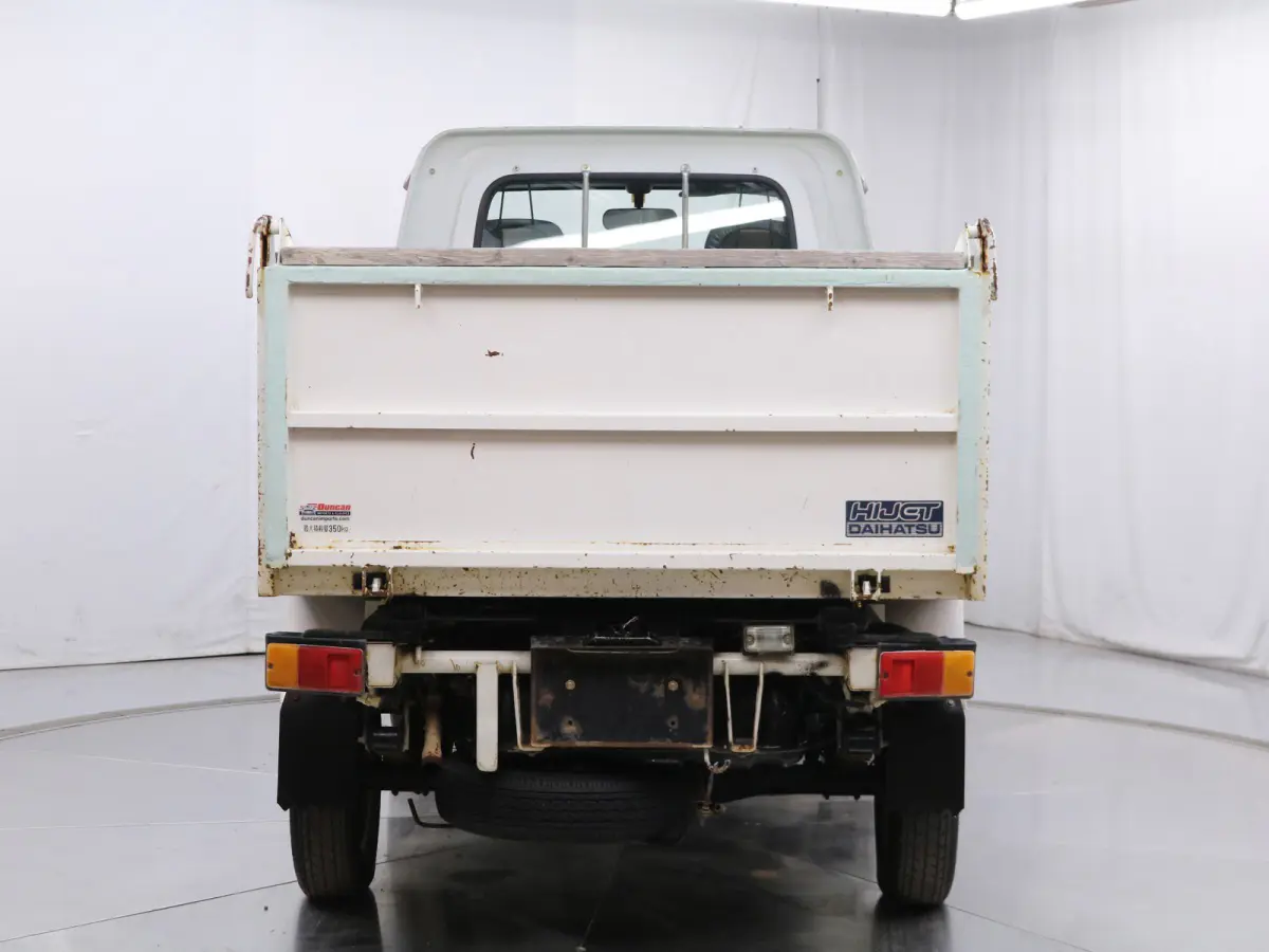 1995 Daihatsu Hijet Dump Bed, a white Kei Truck, for sale at Duncan Imports & Classic Cars in Christiansburg, VA (photo 7 of 62)