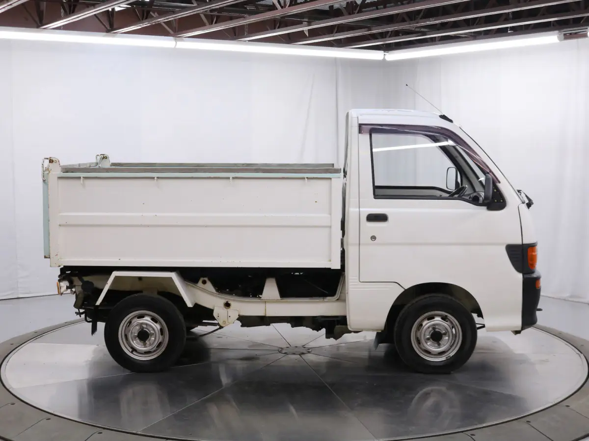 1995 Daihatsu Hijet Dump Bed, a white Kei Truck, for sale at Duncan Imports & Classic Cars in Christiansburg, VA (photo 9 of 62)