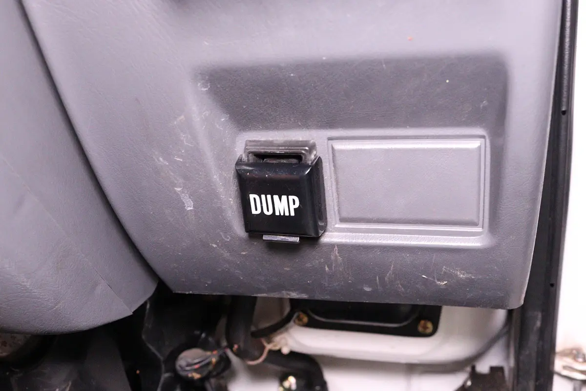 1995 Daihatsu Hijet, a white Kei Truck, for sale at Duncan Imports & Classic Cars in Christiansburg, VA (photo 35 of 41)