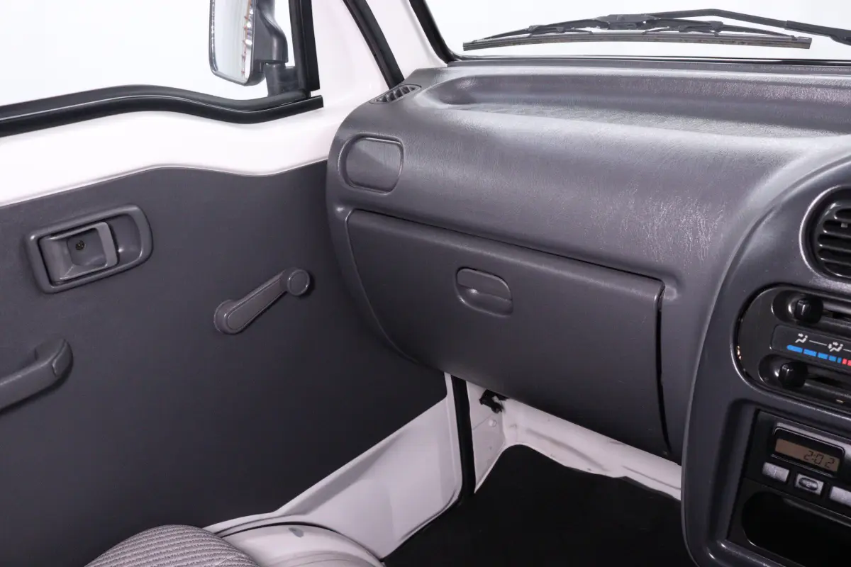 1995 Daihatsu Hijet, a white Kei Truck, for sale at Duncan Imports & Classic Cars in Christiansburg, VA (photo 36 of 41)