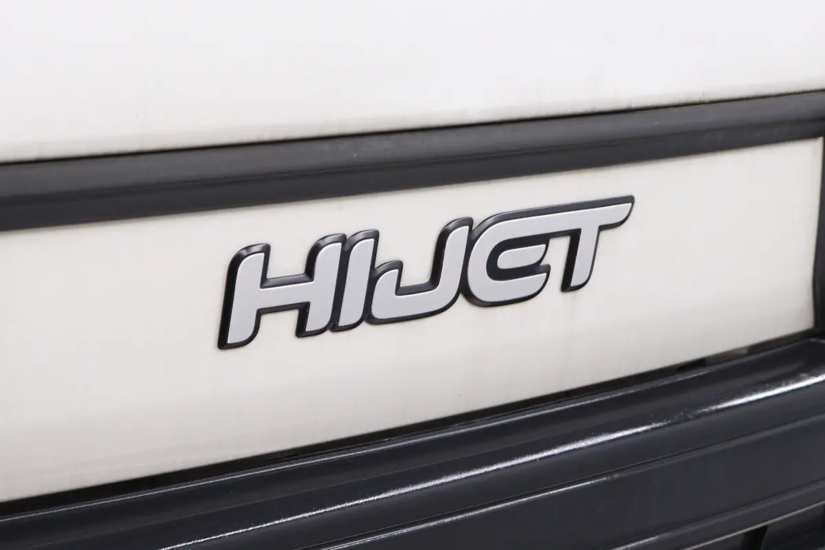 1995 Daihatsu Hijet, a white Kei Truck, for sale at Duncan Imports & Classic Cars in Christiansburg, VA (photo 38 of 41)