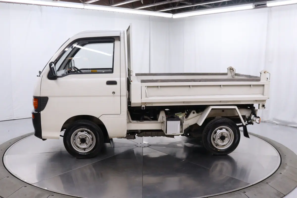1995 Daihatsu Hijet, a white Kei Truck, for sale at Duncan Imports & Classic Cars in Christiansburg, VA (photo 4 of 41)
