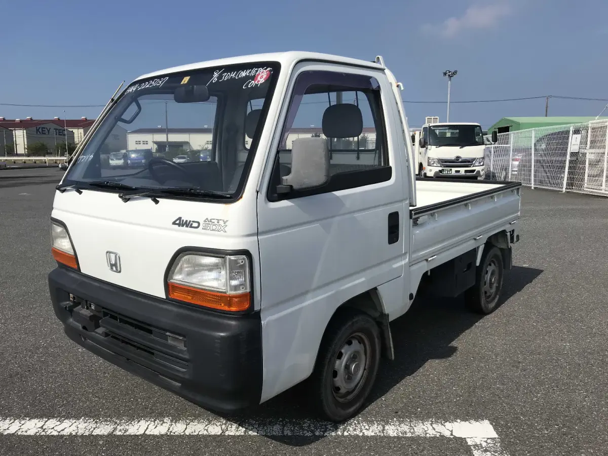1995 Honda Acty, 4WD + Low Miles, a Kei Truck, for sale at Sunshine Imports in Austin, TX (photo 2 of 9)