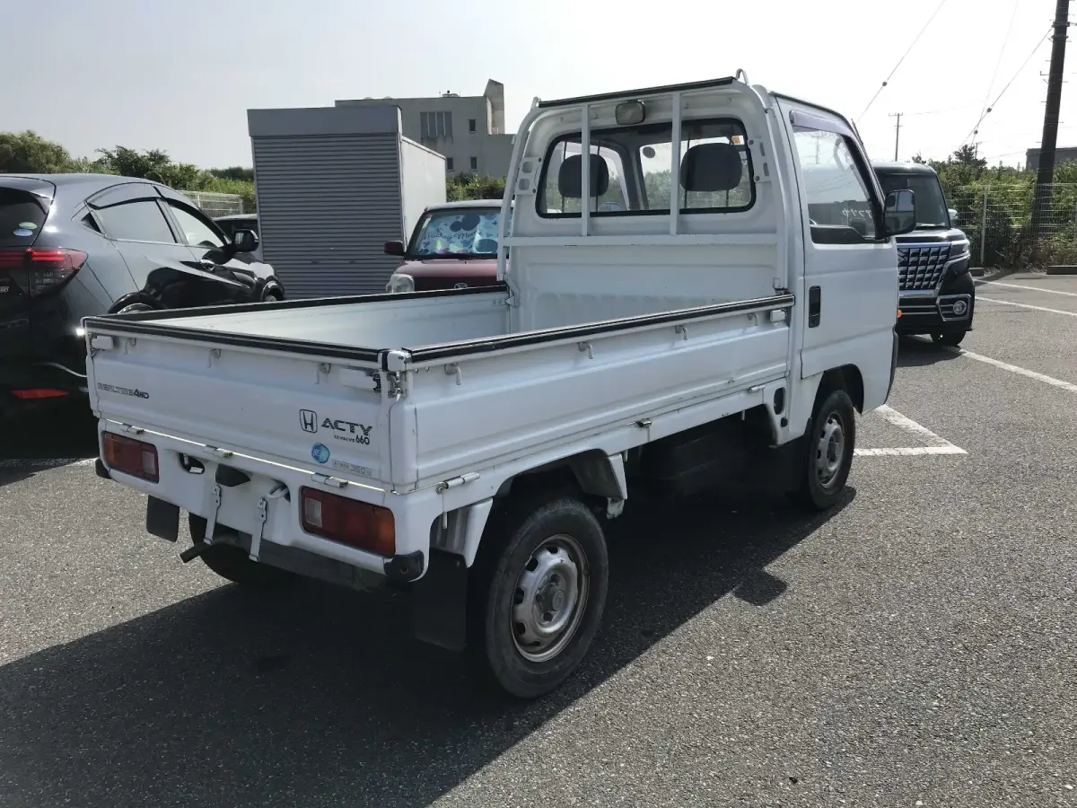 1995 Honda Acty, 4WD + Low Miles, a Kei Truck, for sale at Sunshine Imports in Austin, TX (photo 4 of 9)