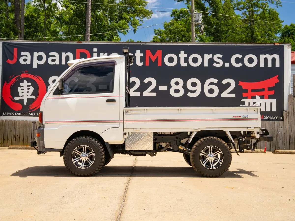 1995 Mitsubishi Minicab Lifted Kei Truck in white, for sale at Japan Direct Motors in Irmo, SC (photo 10 of 12)