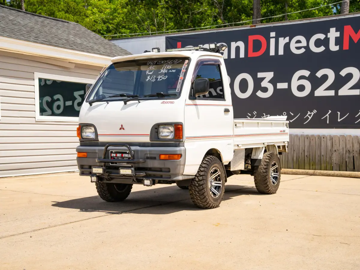 1995 Mitsubishi Minicab Lifted Kei Truck in white, for sale at Japan Direct Motors in Irmo, SC (photo 3 of 12)