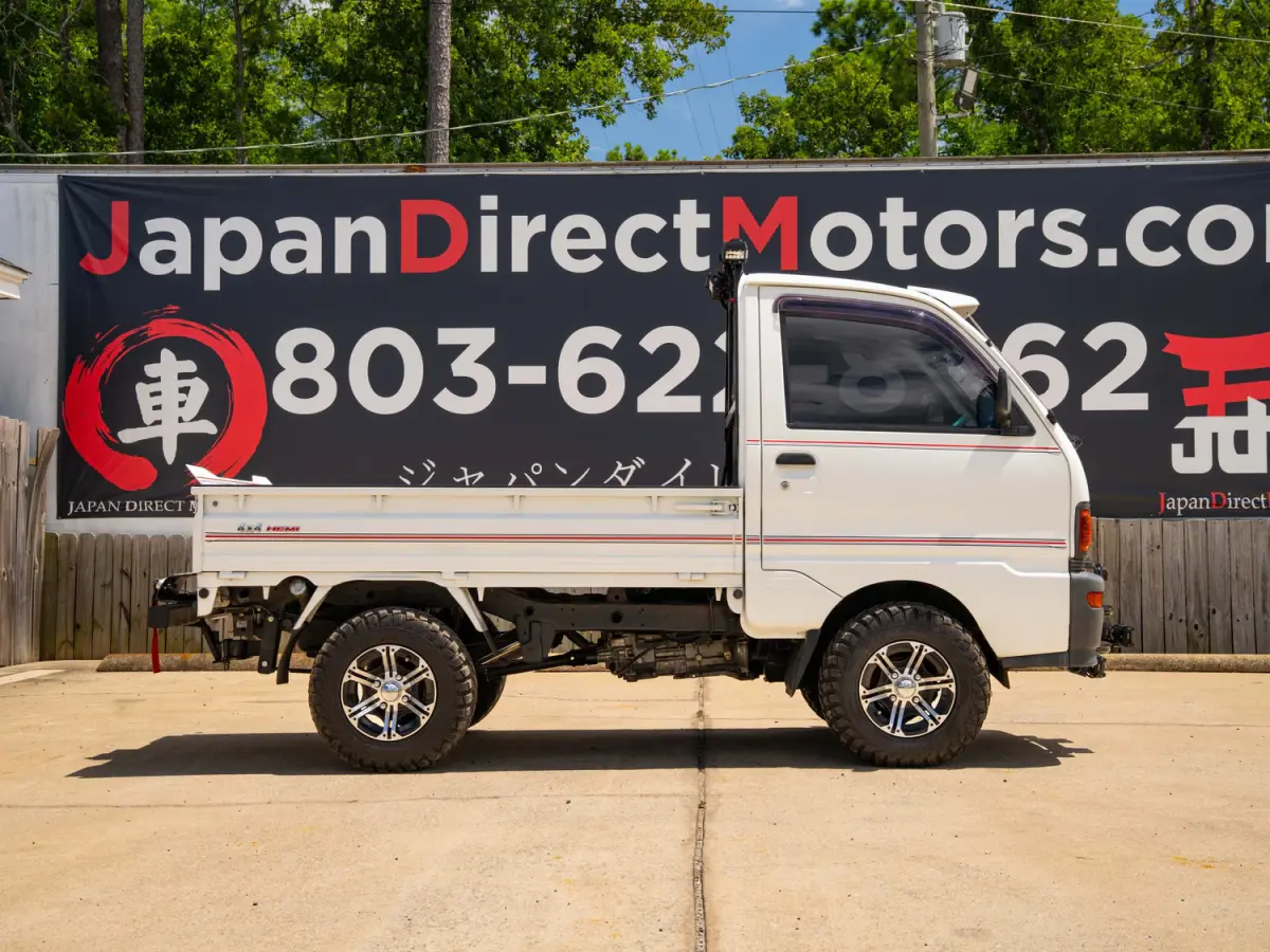 1995 Mitsubishi Minicab Lifted Kei Truck in white, for sale at Japan Direct Motors in Irmo, SC (photo 6 of 12)