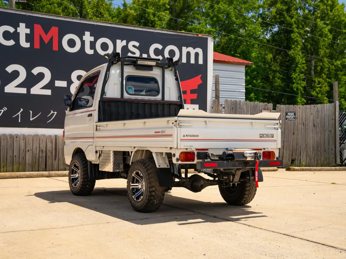 1995 Mitsubishi Minicab Lifted Kei Truck in white, for sale at Japan Direct Motors in Irmo, SC (photo 9 of 12)