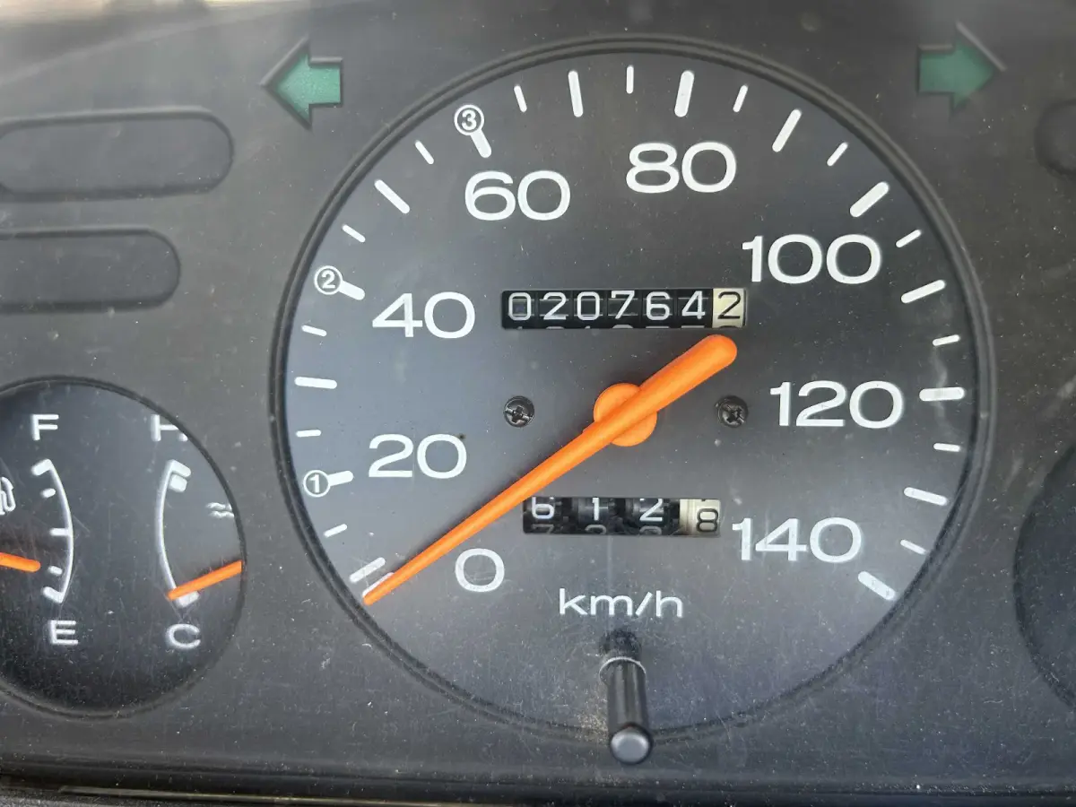 1995 Subaru Sambar, 4WD and AC, a Kei Truck, for sale at Sunshine Imports in Austin, TX (photo 10 of 11)