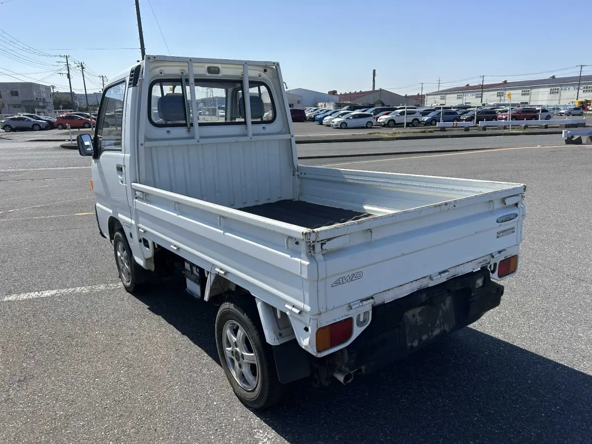 1995 Subaru Sambar, 4WD and AC, a Kei Truck, for sale at Sunshine Imports in Austin, TX (photo 4 of 11)