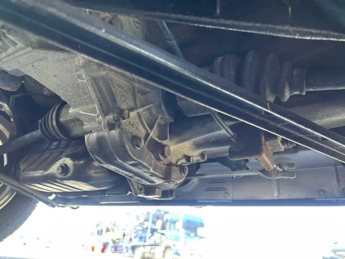 1995 Subaru Sambar, 4WD and AC, a Kei Truck, for sale at Sunshine Imports in Austin, TX (photo 9 of 11)