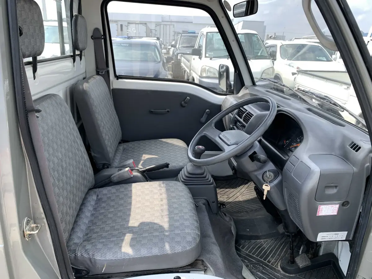 1995 Subaru Sambar, 4WD + Low Miles, a Kei Truck, for sale at Sunshine Imports in Austin, TX (photo 6 of 11)