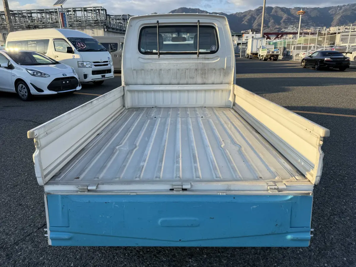 1995 Suzuki Carry, 2WD + AC, a Kei Truck, for sale at Sunshine Imports in Austin, TX (photo 3 of 10)