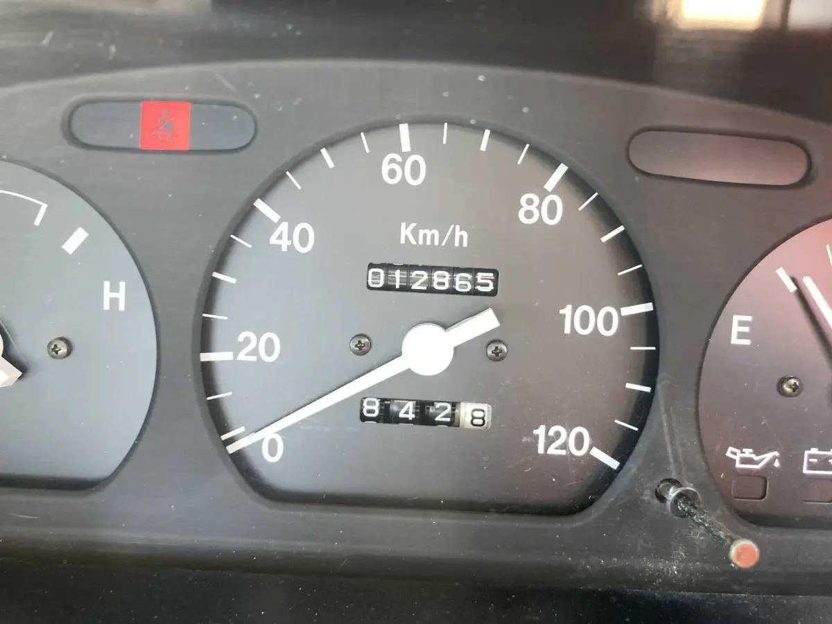 1995 Suzuki Carry, 2WD + Low Miles, a Kei Truck, for sale at Sunshine Imports in Austin, TX (photo 7 of 11)