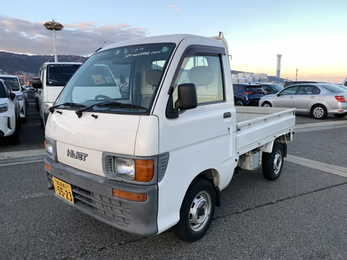 1996 Daihatsu Hijet, 2WD + AC, a Kei Truck, for sale at Sunshine Imports in Austin, TX (photo 2 of 11)