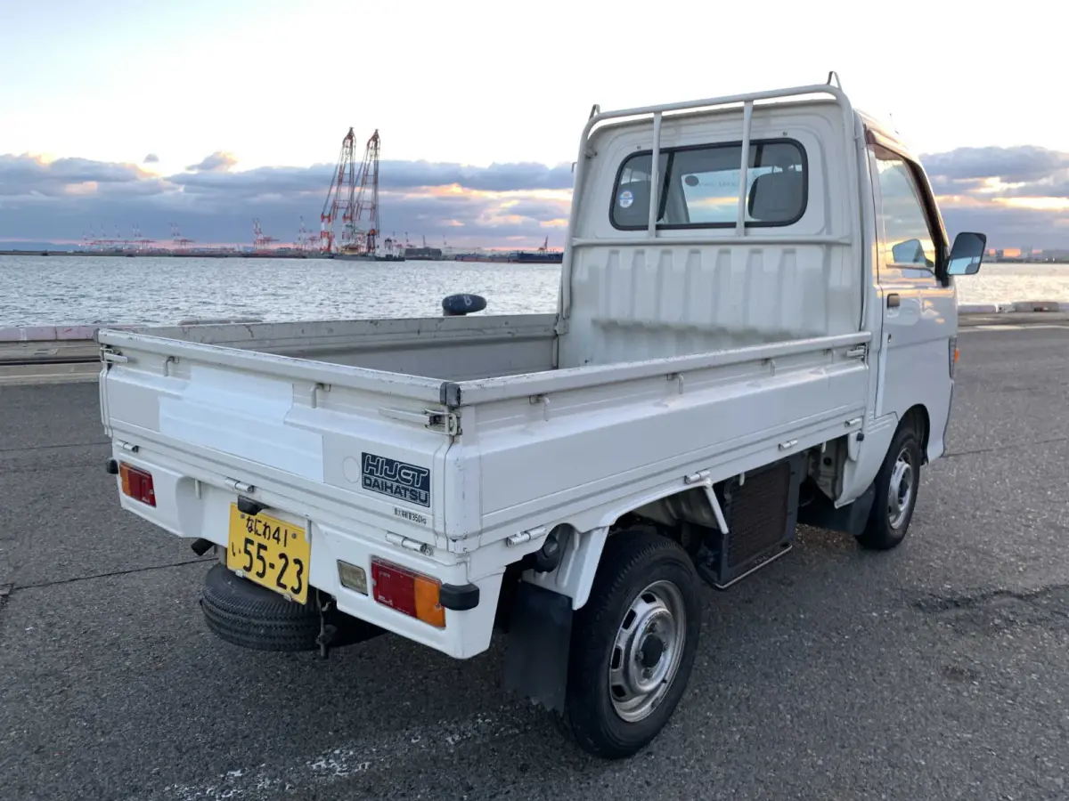 1996 Daihatsu Hijet, 2WD + AC, a Kei Truck, for sale at Sunshine Imports in Austin, TX (photo 5 of 11)