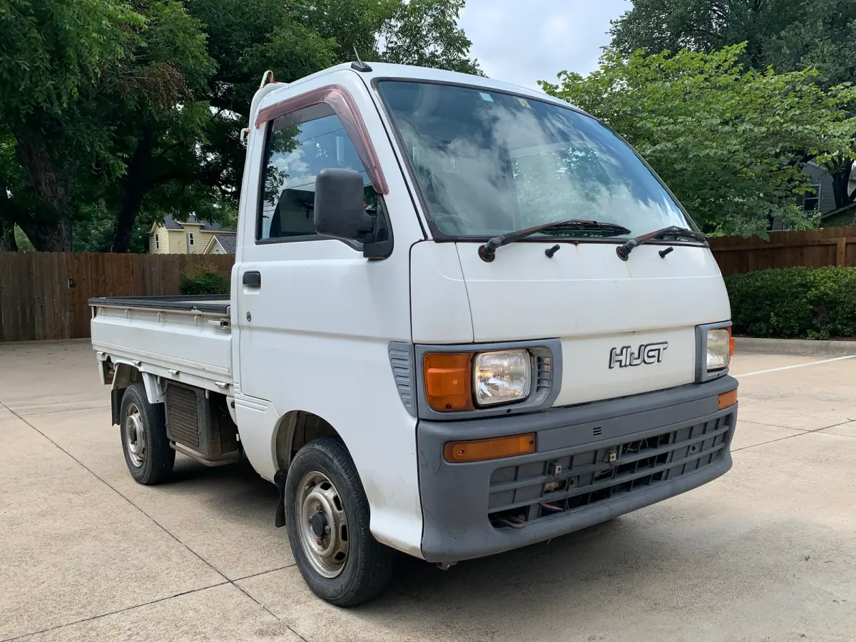 1996 Daihatsu Hijet, 4WD + AC, a Kei Truck, for sale at Sunshine Imports in Austin, TX (photo 1 of 11)