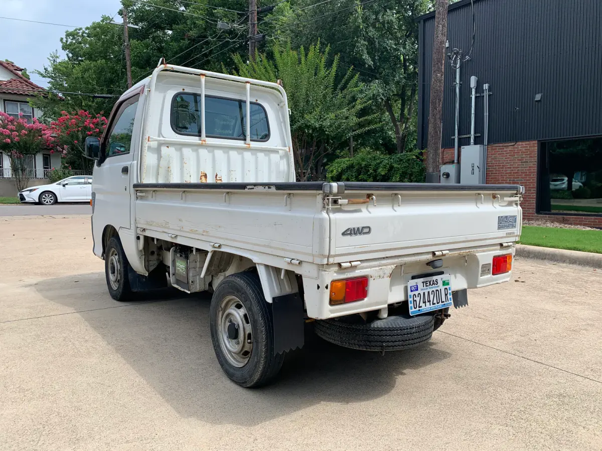 1996 Daihatsu Hijet, 4WD + AC, a Kei Truck, for sale at Sunshine Imports in Austin, TX (photo 3 of 11)