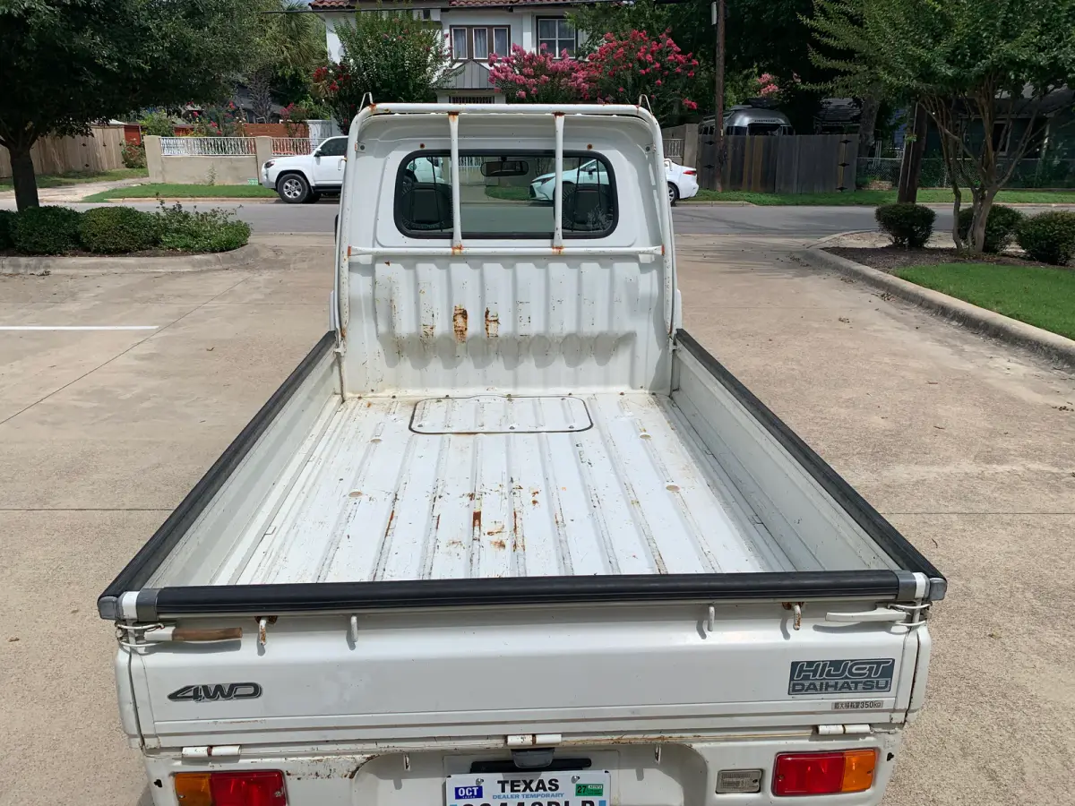 1996 Daihatsu Hijet, 4WD + AC, a Kei Truck, for sale at Sunshine Imports in Austin, TX (photo 4 of 11)
